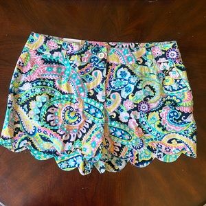 Crown and Ivy scallop shorts